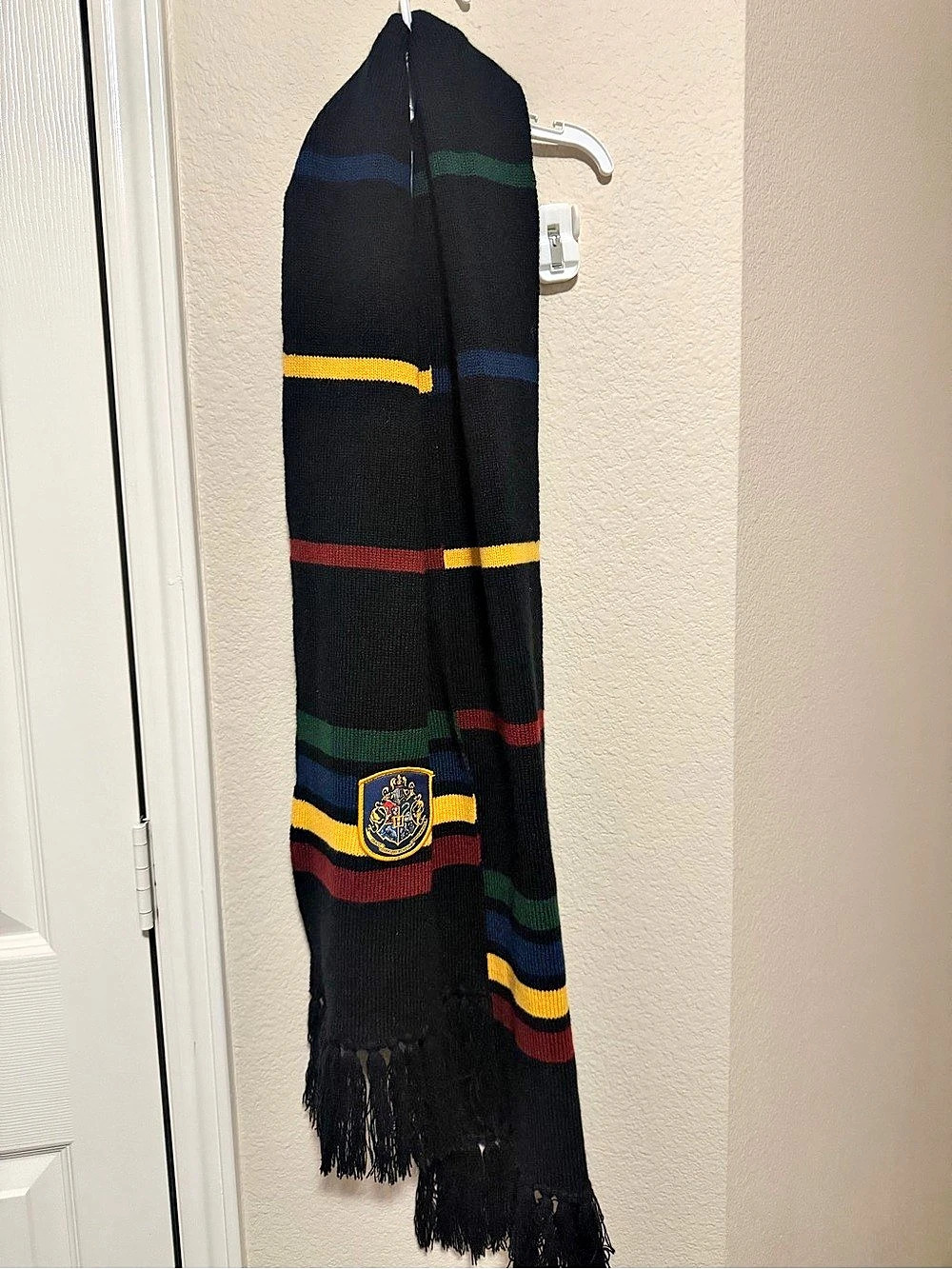 Harry Potter Hogwarts Four Houses Crest Striped Scarf Black & Yellow